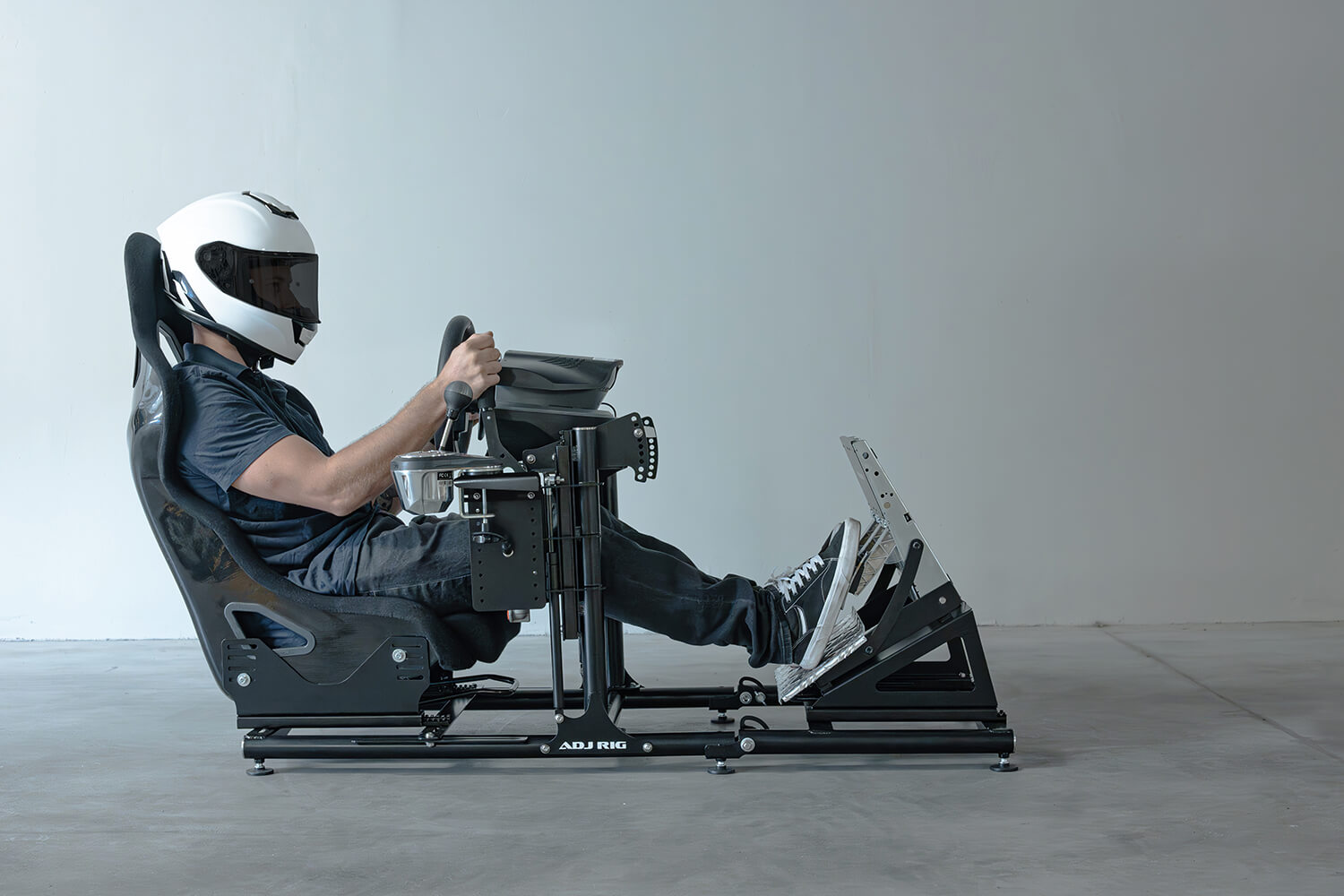 custom_racing_cockpit_investment_accessories_steering_wheel_pedals_shifter_seat_rig_simulation_equipment_durability_adjustment